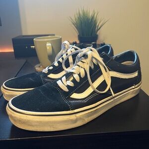 Vans Men's Classic Black and White Sneakers